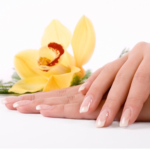 WORLD NAILS & SPA - manicure